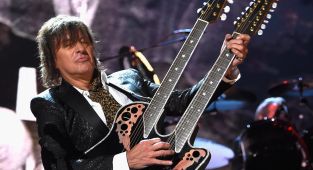 Ritchie Sambora to auction off signed guitar at Kentucky charity gala