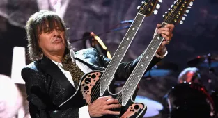Ritchie Sambora to auction off signed guitar at Kentucky charity gala