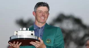 Rory McIlroy takes sly dig at reporters with bitter question