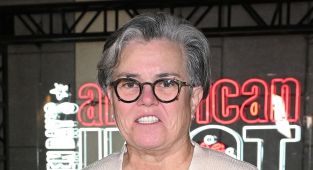 Rosie O'Donnell admits she calls imprisoned Lyle Menendez weekly