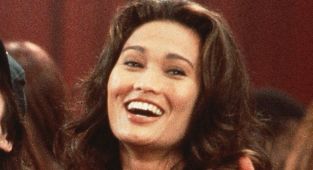 See what forgotten Wayne's World sex-pot star looks like now