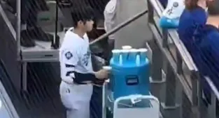 Shohei Ohtani's selfless act caught on camera as fans are left in awe