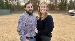 Sobbing bride-to-be shocked as wedding venue ghosts her