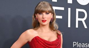 Taylor Swift set to play Whitney Houston role in The Bodyguard remake