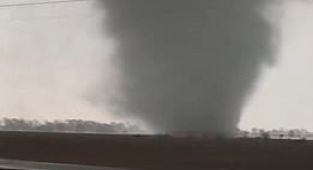 Terrifying tornado outbreak across America's heartland