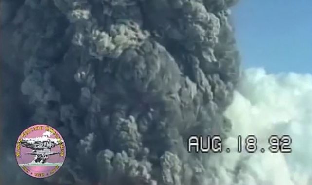 Terrifying video reveals what could happen when US volcano erupts