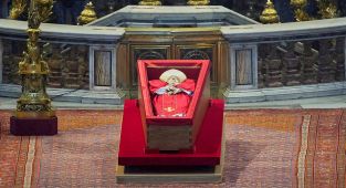 The note that Pope Francis will be buried with revealed