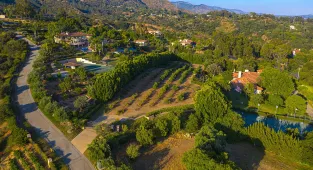 The secretive billionaire city that does not want any outsiders