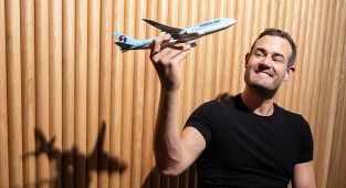 The ultimate guide to free flights, upgrades and the best credit cards