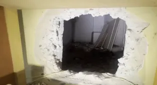 Thieves pull off elaborate heist to take $10M in jewelry from LA store