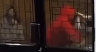 Three feral girls decided to attack woman by stomping on her head