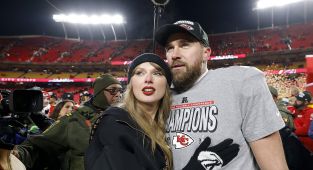 Travis Kelce UNFOLLOWS Ryan Reynolds on Instagram