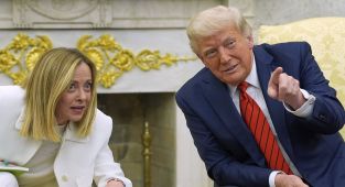 Trump rips into reporter and blames economic woes on Jerome Powell
