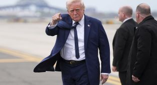 Trump says US ships should travel for free on Panama and Suez canals