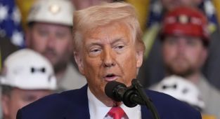 US teen allegedly killed parents as part of plot to assassinate Trump, FBI says