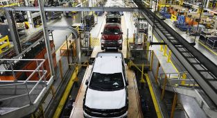 US's top-selling vehicle maker warns dealers with June price rises