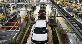 US's top-selling vehicle maker warns dealers with June price rises