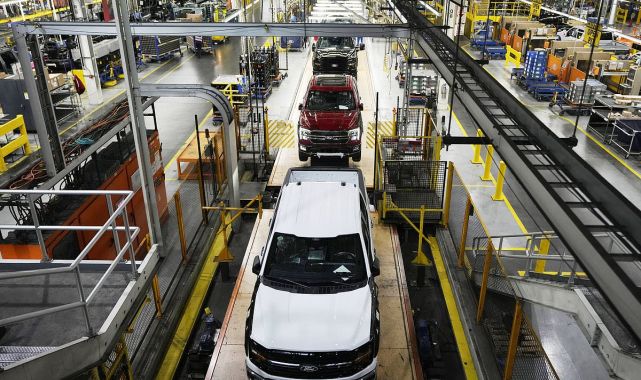 US's top-selling vehicle maker warns dealers with June price rises