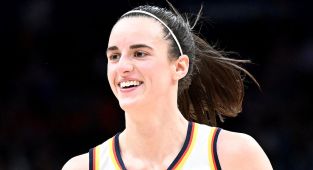 Video of Caitlin Clark scoring 22 points in TWO minutes resurfaces