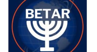 What is the Zionist group informing on pro-Palestine students in the US?