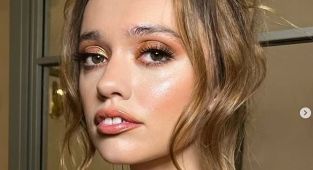 White Lotus' Aimee Lou Wood SLAMS SNL over skit that mocked her teeth