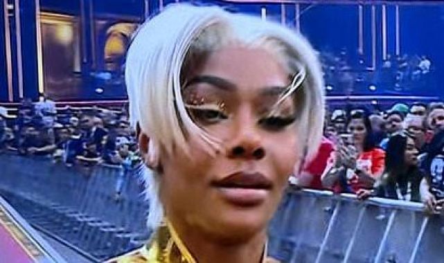 WWE superstar suffers embarrassing wardrobe malfunction live