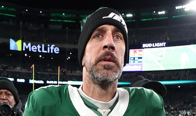 Aaron Rodgers insider reveals why he's delaying Steelers decision
