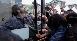 Anti-Israel Columbia protestors suffer instant karma