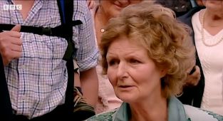 Antiques Roadshow guest shocked by value of heirloom brooch