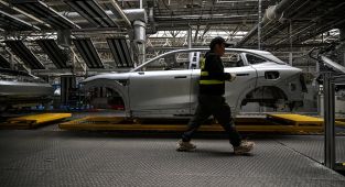 Auto giants that build overseas scramble to 'borrow' US car plants