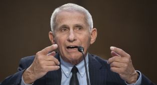 Beloved '90s actor makes stunning public vaccine dare to Anthony Fauci