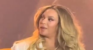 Beyonce suffers embarrassing stage fail on Cowboy Carter Tour
