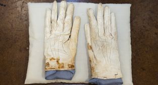 Blood-stained gloves from infamous US history moment sell for $1.52M