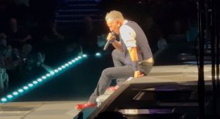 Bruce Springsteen rails against Trump during UK concert