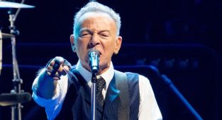 Bruce Springsteen's feud with Trump takes a new twist with viral video