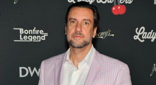 Dave Portnoy employs 'super libs', claims bitter rival Clay Travis