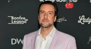 Dave Portnoy employs 'super libs', claims bitter rival Clay Travis