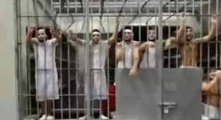 Deported 'Tren de Aragua gangsters' scream inside El Salvador prison