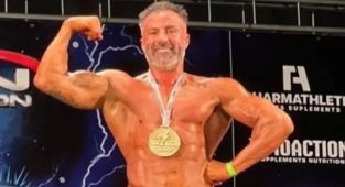 Doctor on trial for Diego Maradona's death wins a BODYBUILDING event