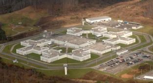 El Salvador gangster inmates attack guards at Virginia prison