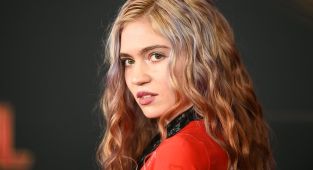 Elon Musk's ex Grimes makes heartbreaking announcement