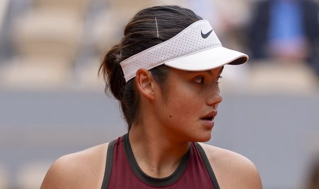Emma Raducanu accused of 'cold' and 'dismissive' handshake