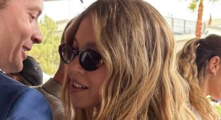 Flirty Sydney Sweeney chats up A-list hunks at Las Vegas party