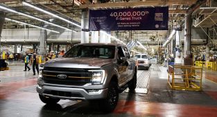 Ford reveals just how much shoppers will pay for tariffs on a new car