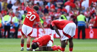 Forest star Awoniyi in an induced coma and receiving intensive care