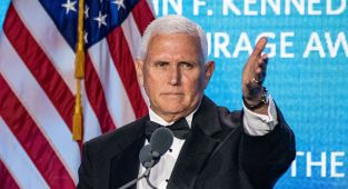 Former VP Mike Pence takes swipe at Trump as he accepts Courage award