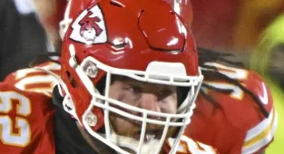 Four-time Super Bowl champ gets huge pay-day as he agrees new contract