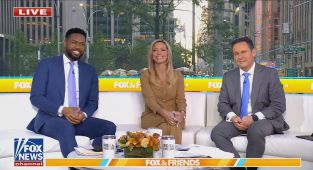 Fox hosts share two 'clues' that top Democrat is running for president