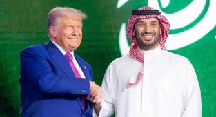 Fox News star turns on Trump as he cozies up to 'terrorist regime'