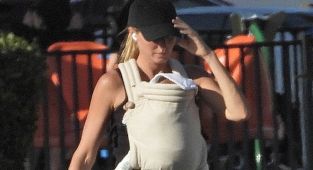 Gisele Bündchen enjoys rare public outing since giving birth